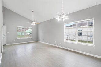 11517 Acorn Dr in Gulfport, MS - Foto de edificio - Building Photo