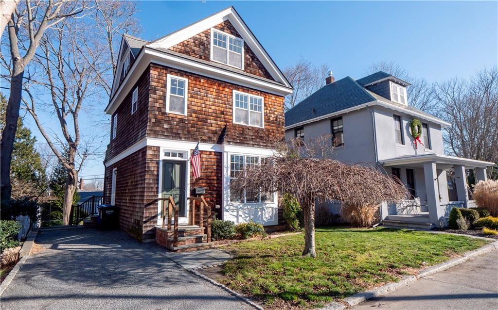 4 Kay Terrace in Newport, RI - Building Photo