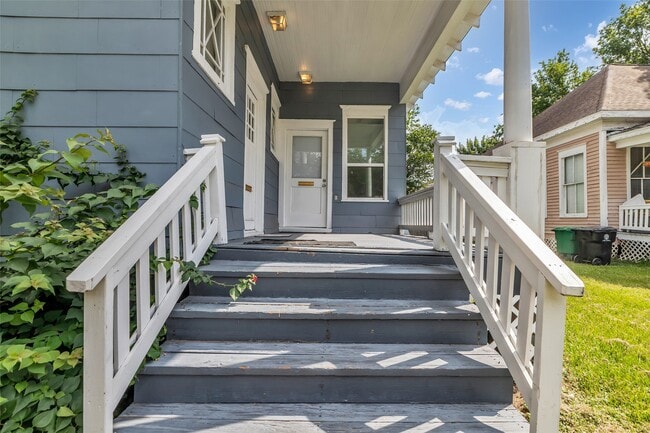 4303 McKinney St in Houston, TX - Building Photo - Building Photo