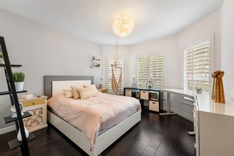 16218 Woodbend Oaks Dr in Houston, TX - Foto de edificio - Building Photo