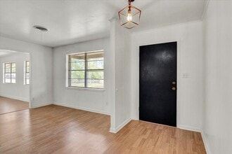 150 Lynn Dr in Lumberton, TX - Building Photo - Building Photo