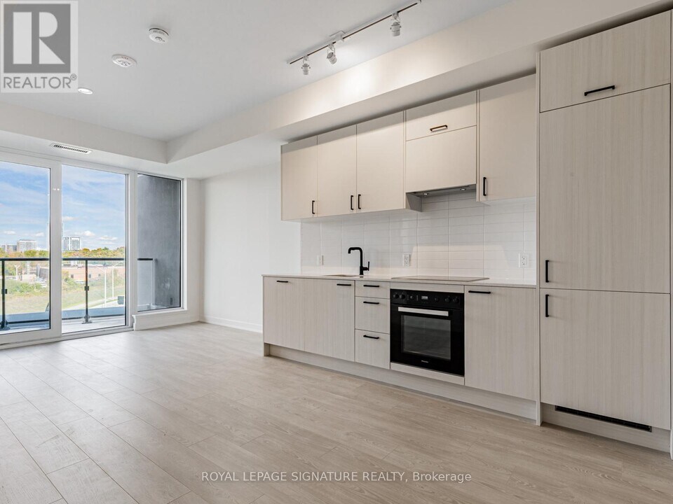 1 Kyle Lowry Rd in Toronto, ON - Building Photo