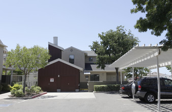 Golden Oak Manor in Oakley, CA - Foto de edificio - Building Photo