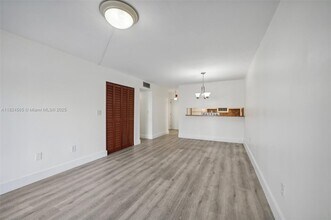 145 SW 30th Ct in Miami, FL - Building Photo - Building Photo