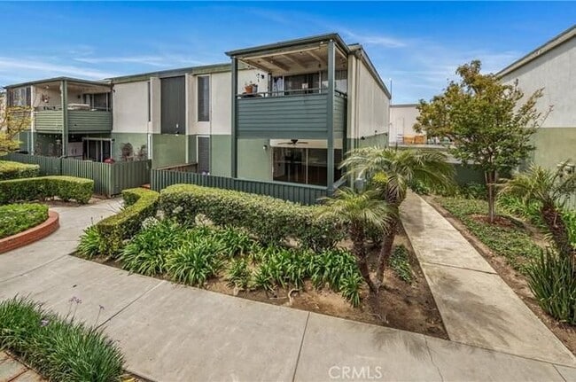 3700 Dean Dr in Ventura, CA - Building Photo - Building Photo