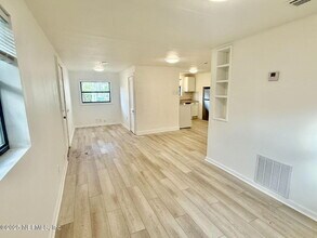 1077 Willow Branch Ave in Jacksonville, FL - Building Photo - Building Photo