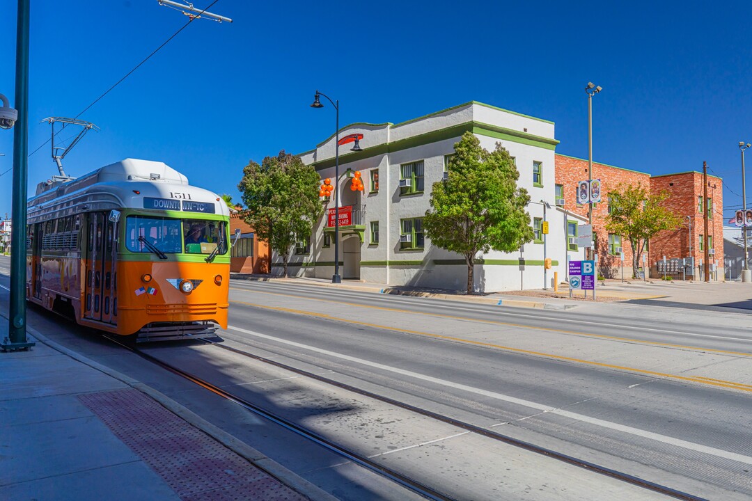 Oregon Pearl in El Paso, TX - Building Photo