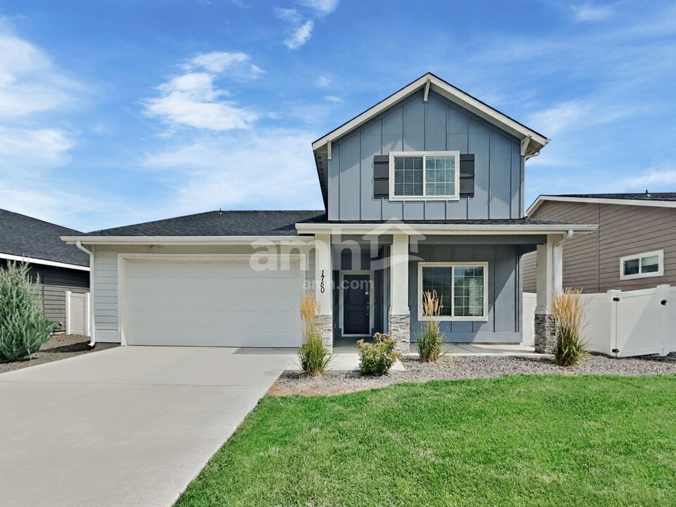 1750 N Montgomery Way in Meridian, ID - Foto de edificio