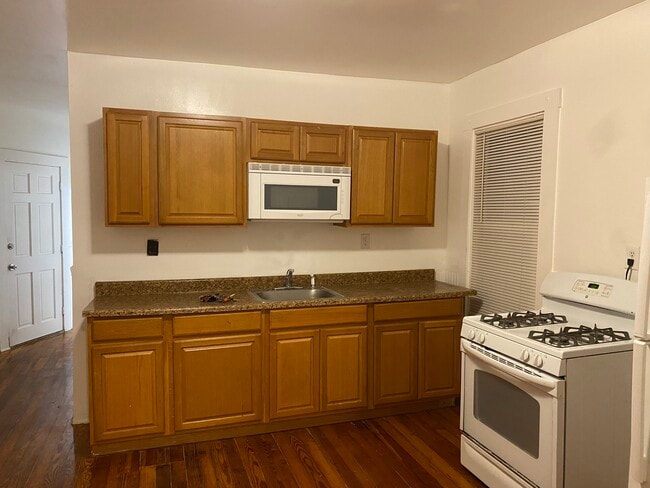 799 Brock Ave, Unit 2 North