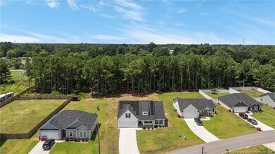 114 Magnolia St in Parkton, NC - Foto de edificio - Building Photo