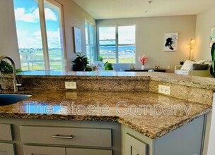 501 Crescent Way in San Francisco, CA - Building Photo - Building Photo