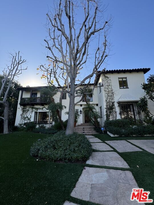 627 Alta Dr in Beverly Hills, CA - Building Photo