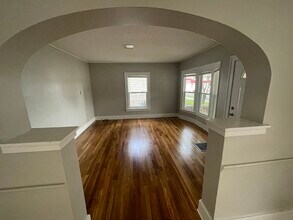1621 Nagel Ave SW in Wyoming, MI - Foto de edificio - Building Photo