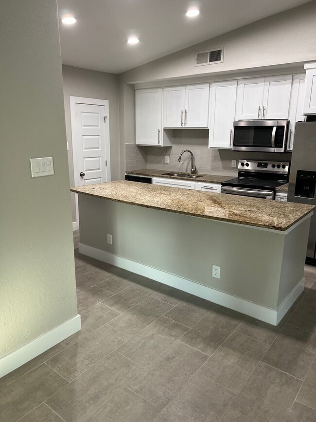 property at 3612 Hanover Ln