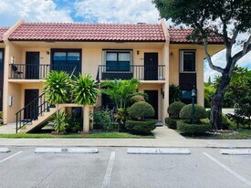 5985 Forest Hill Blvd in West Palm Beach, FL - Building Photo
