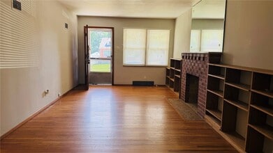 9319 Aster Ave in Affton, MO - Building Photo - Building Photo