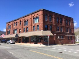 111 Center St, Unit 8 in Middleboro, MA - Building Photo
