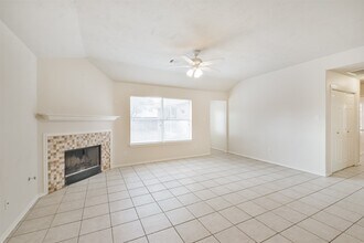 12039 Lucky Meadow Dr in Tomball, TX - Building Photo - Building Photo