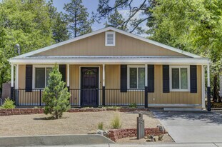 327 Gail Gardner Way in Prescott, AZ - Building Photo