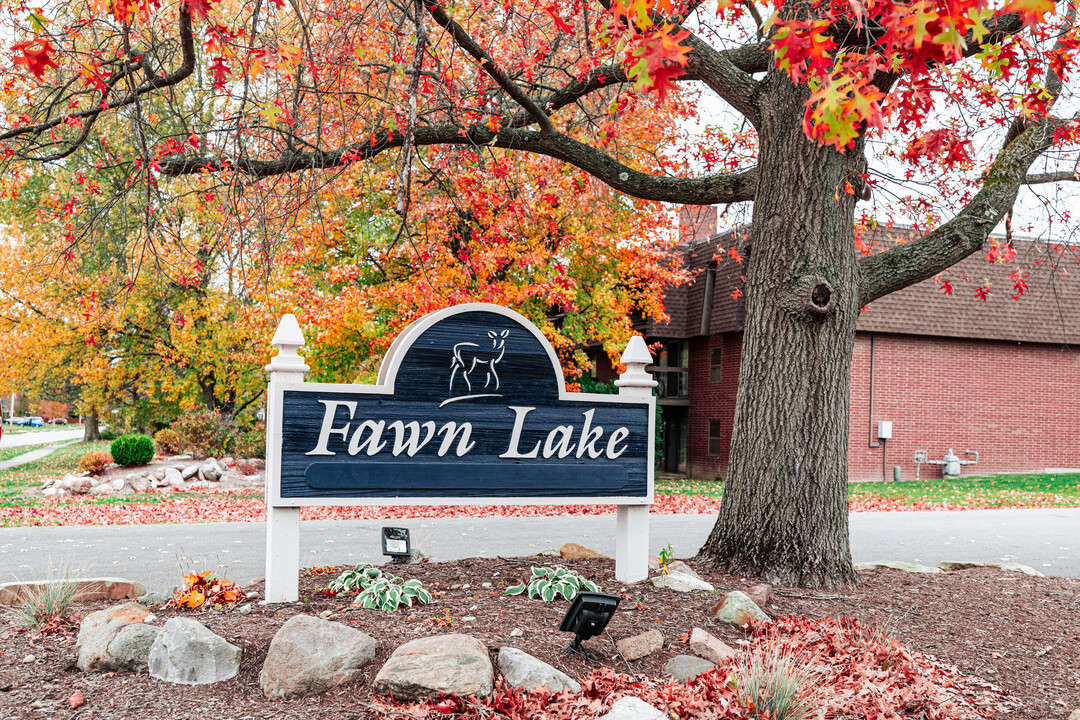 Fawn Lake Apartments in Olmsted Falls, OH - Building Photo