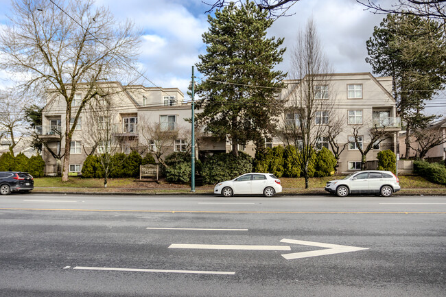 Nanaimo Place in Vancouver, BC - Building Photo - Building Photo