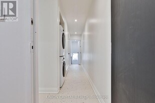 612 Gerrard St E in Toronto, ON - Building Photo