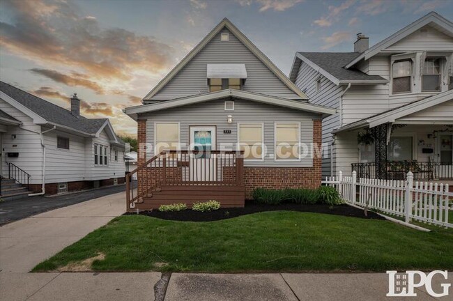 property at 533 Raymer Blvd