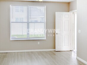 9701 Carlsdale Dr in Riverview, FL - Foto de edificio - Building Photo