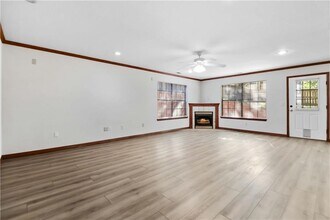 2915 E Sterling Ct in Fayetteville, AR - Building Photo - Building Photo