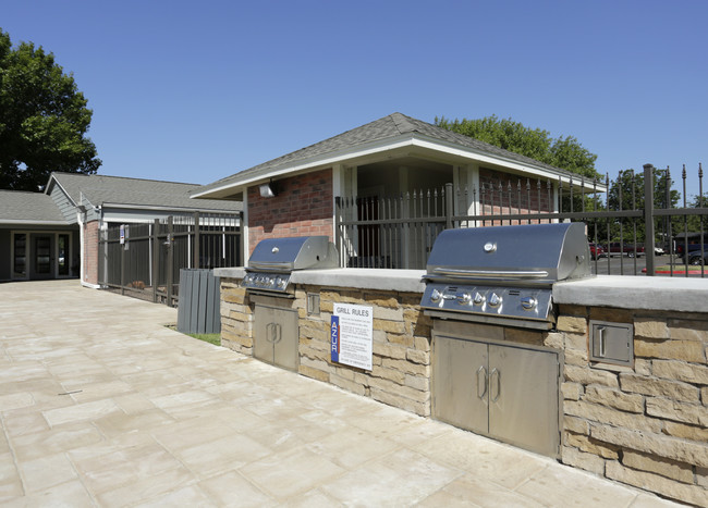 Azur in Waco, TX - Foto de edificio - Building Photo