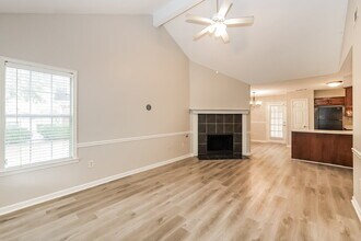 1030 Nolan Ln in Cordova, TN - Building Photo - Building Photo