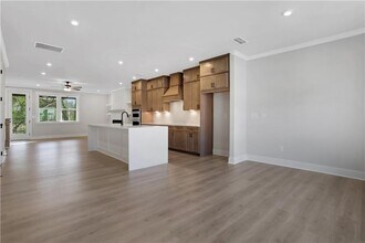 119 Bridgecrest Rd in Roswell, GA - Building Photo - Building Photo