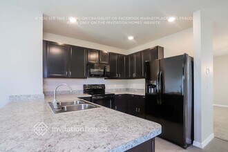 10229 Geese Trail Cir in Sun City Center, FL - Foto de edificio - Building Photo