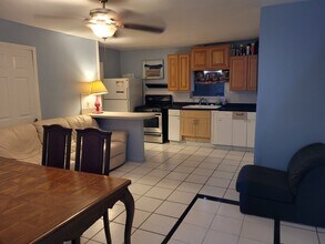 611 El Prado, Unit 611 elprado in West Palm Beach, FL - Building Photo - Building Photo