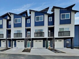 6505 47th Ave NE in Marysville, WA - Building Photo