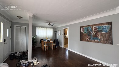 64 Beaucourt Rd in Hamilton, ON - Building Photo - Building Photo