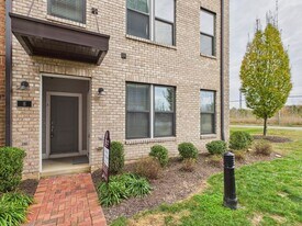 6 Flatwater Row in Henrico, VA - Building Photo