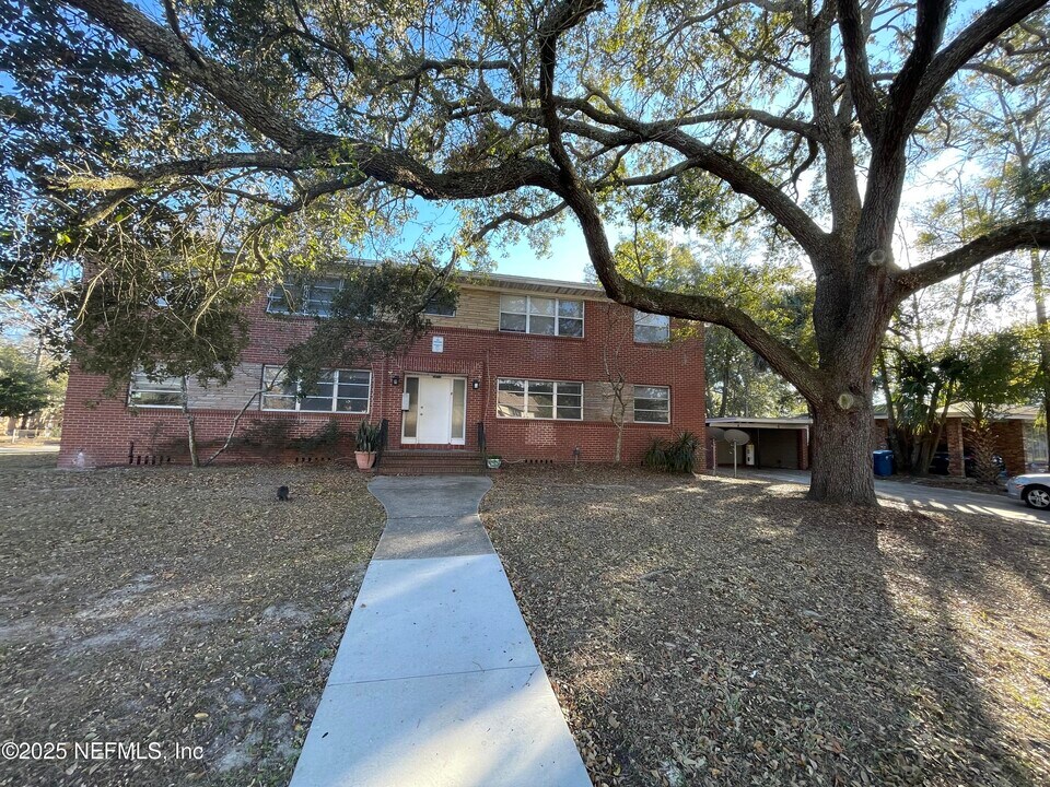 5452 Santa Rosa Way in Jacksonville, FL - Building Photo