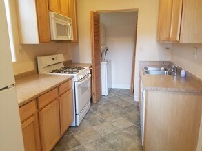 7306 S Yates Blvd in Chicago, IL - Building Photo - Building Photo