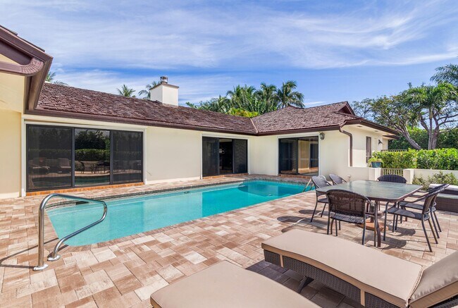 property at 575 N Lake Wy