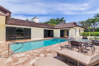 575 N Lake Wy in Palm Beach, FL - Building Photo - Building Photo