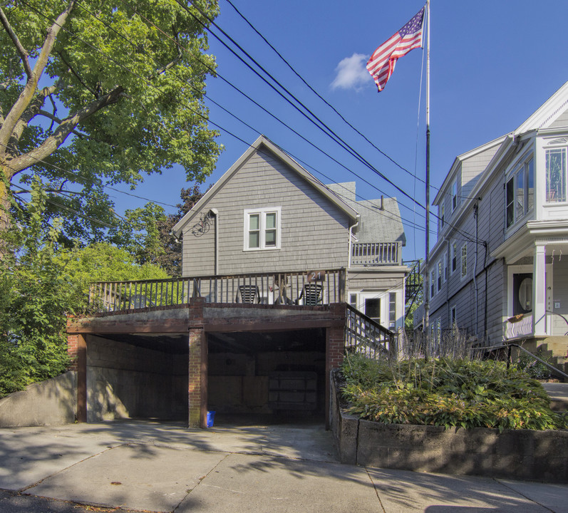 21 Cherry St in Somerville, MA - Building Photo