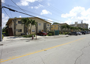 Palm Springs Apartments in Hialeah, FL - Building Photo - Building Photo