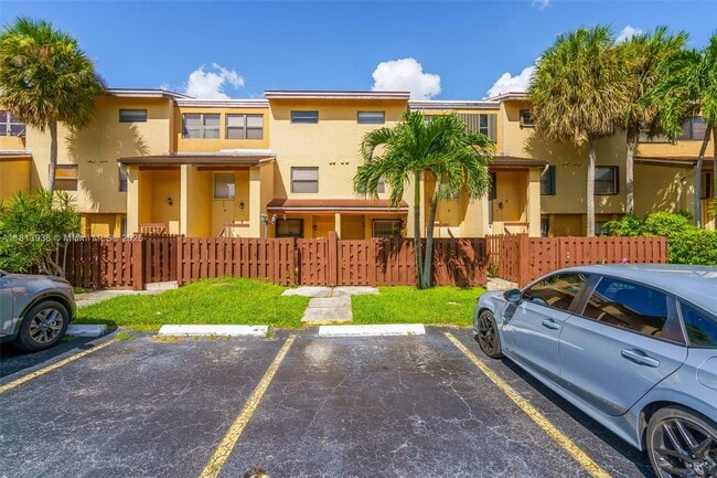 property at 271 W Park Dr