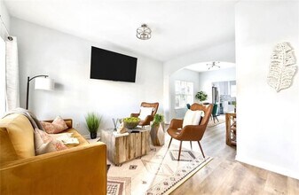 56 Holly Rd NW in Atlanta, GA - Building Photo - Building Photo