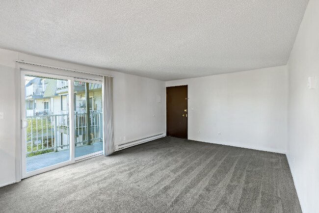 11540 Pinehurst Way NE in Seattle, WA - Foto de edificio - Building Photo