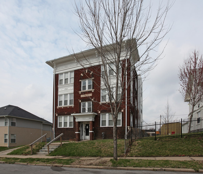 3228-3230 Tracy Ave in Kansas City, MO - Foto de edificio - Building Photo