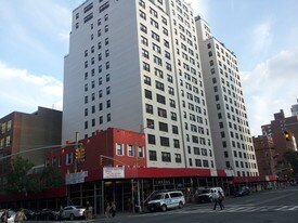 284 Third Ave in New York, NY - Building Photo