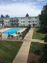 Chapel Hill Apartments in Madison, WI - Building Photo - Building Photo