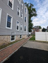 20 Sherman Ave, Unit 2 in Yonkers, NY - Foto de edificio - Building Photo
